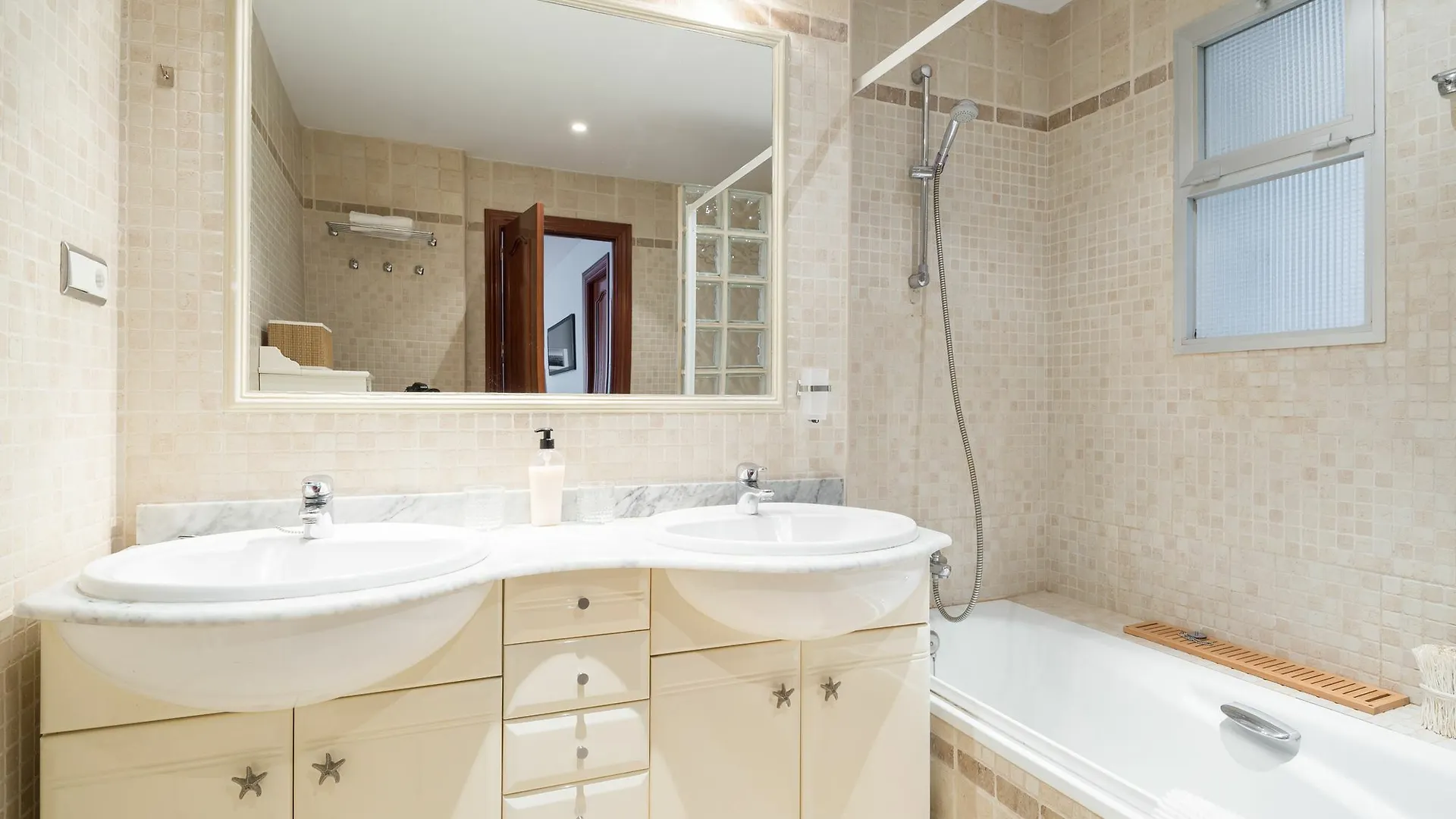 Quiet & Cozy San Fernando Apartment Malaga